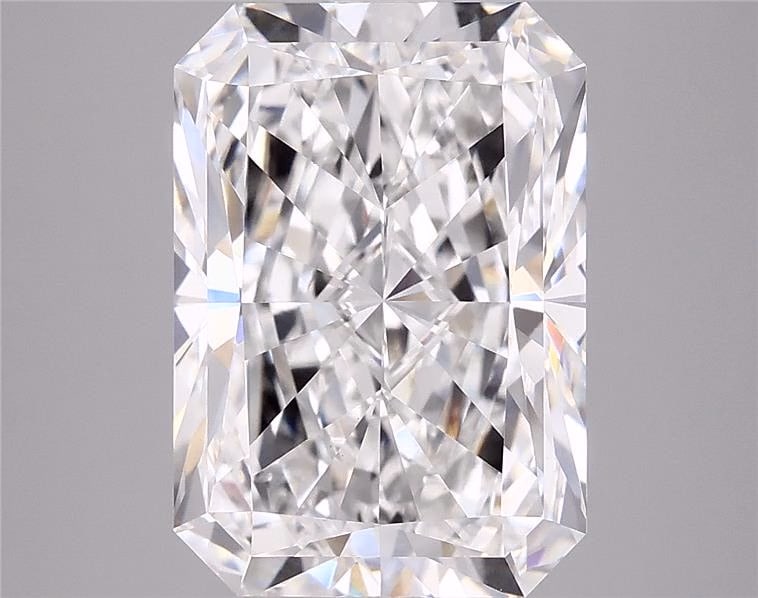 Loose Diamond - RADIANT 6.59ct F VS1: Loose Diamond - RADIANT 6.59ct F VS1 Source: This is a real non-mined Diamond that has been grown in a lab Shape: RADIANT Carats: 6.59 Color: F Clarity: VS1 Certification: IGI Condition: Pre-Owned