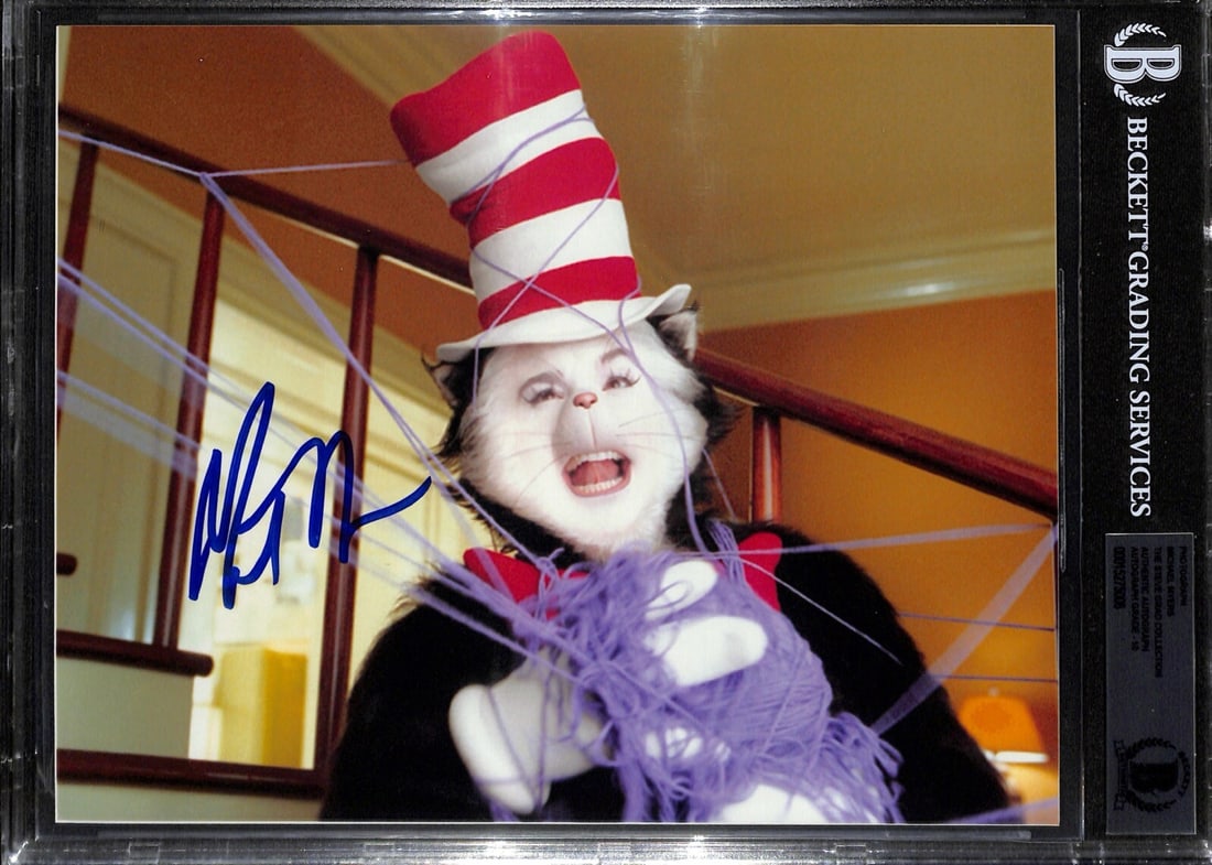 Mike Myers Signed Cat in the Hat 8x10 Photo Auto 10 Beckett: Mike Myers Signed Cat in the Hat 8x10 Photo Auto 10 Beckett This autographed 8x10 photo features actor Mike Myers as the Cat in the Hat from the beloved movie. The photograph is signed in blue permane