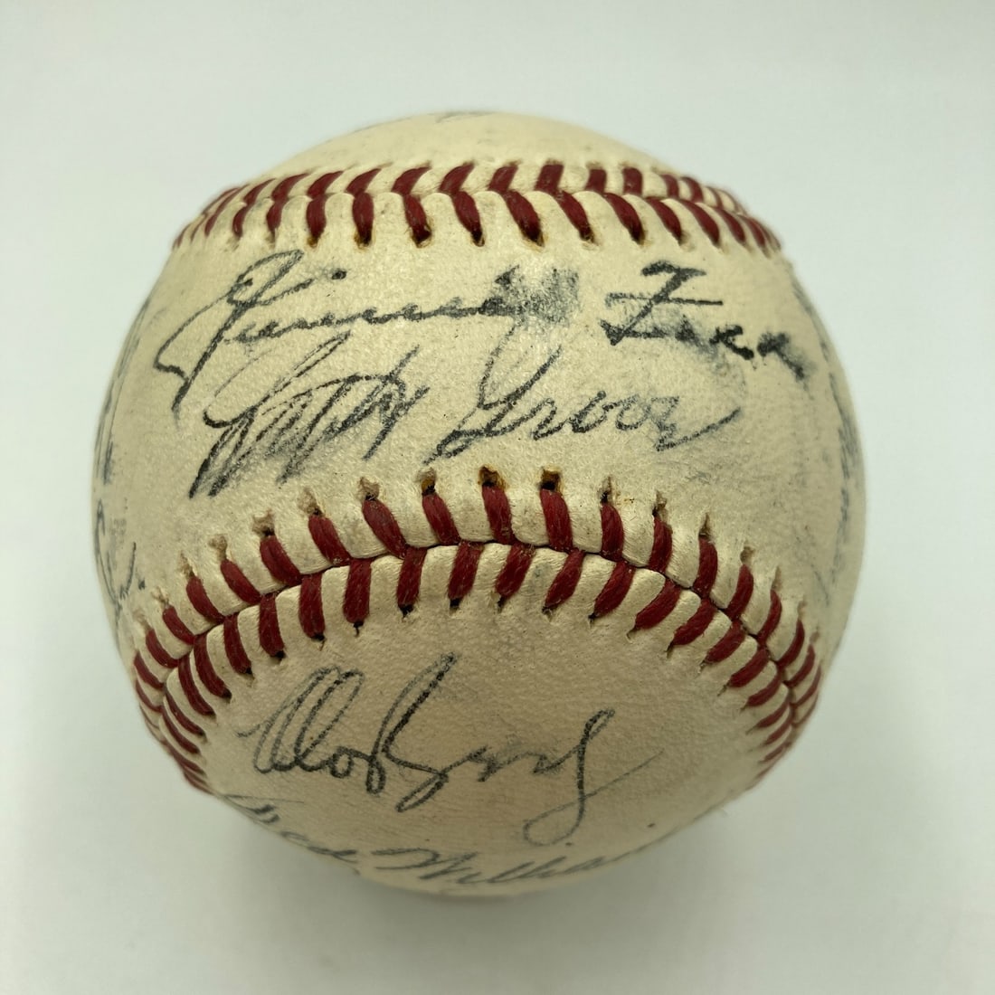 Ted Williams 1939 Boston Red Sox Signed Baseball Jimmie Foxx JSA LOA: Ted Williams 1939 Boston Red Sox Signed Baseball Jimmie Foxx JSA LOA This remarkable baseball commemorates the 1939 Boston Red Sox season, marking the MLB debut of Hall of Famer Ted Williams. The ball