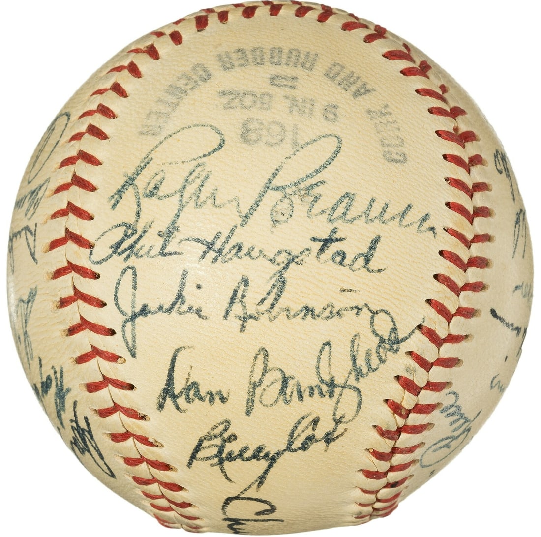 1952 Brooklyn Dodgers team signed Spalding baseball PSA DNA LOA: 1952 Brooklyn Dodgers team signed Spalding baseball PSA DNA LOA This is an original 1952 Brooklyn Dodgers team-signed baseball featuring a total of twenty-two autographs. Key signatures include Hall o