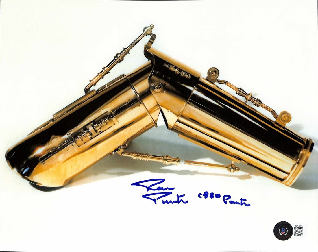 C-3PO Painter Ron Punter Signed 8x10 Star Wars Photo Beckett Authenticated: C-3PO Painter Ron Punter Signed 8x10 Star Wars Photo Beckett Authenticated This is an original 8x10 photograph signed by Ron Punter, the painter responsible for many of the droids and characters in St