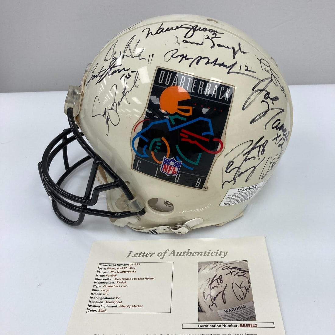 Riddell Signed Quarterback Legends Helmet 27 Autographs JSA: Riddell Signed Quarterback Legends Helmet 27 Autographs JSA This impressive Riddell full-size authentic Quarterback Club helmet features 27 signatures from legendary quarterbacks in NFL history, all s