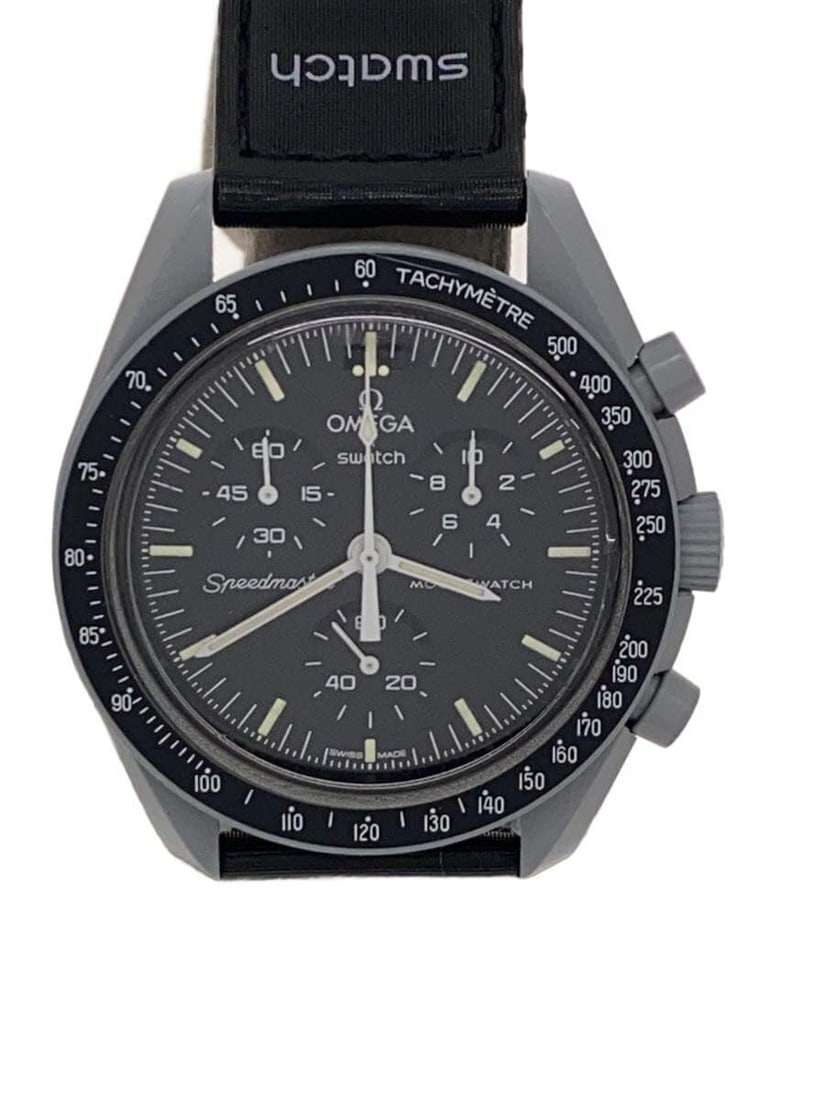 OMEGAxSWATCH MoonSwatch Mission to the Moon wristwatch: OMEGAxSWATCH MoonSwatch Mission to the Moon wristwatch This OMEGAxSWATCH MoonSwatch Speedmaster "Mission to the Moon" men's wristwatch features a black case and dial, with Swiss origin. The watch is p