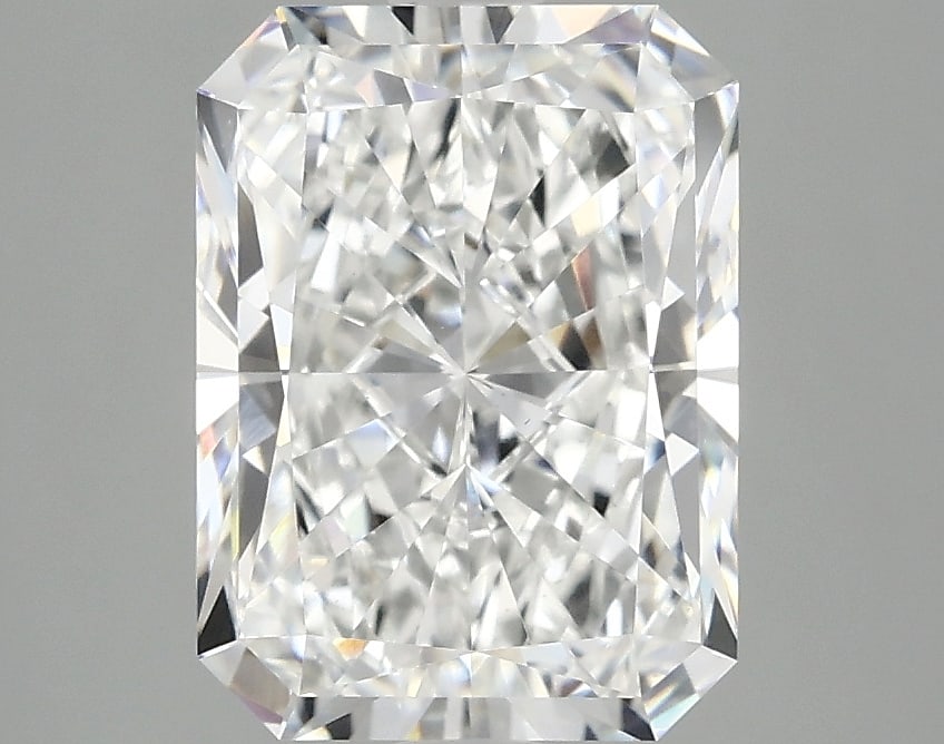 Loose Diamond - RADIANT 3.02ct E VVS2: Loose Diamond - RADIANT 3.02ct E VVS2 Source: This is a real non-mined Diamond that has been grown in a lab Shape: RADIANT Carats: 3.02 Color: E Clarity: VVS2 Certification: IGI Condition: Pre-Owned A