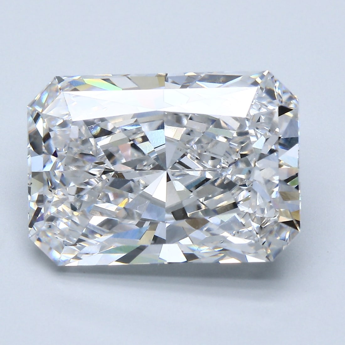 Loose Diamond - RADIANT 9.23ct F VS1: Loose Diamond - RADIANT 9.23ct F VS1 Source: This is a real non-mined Diamond that has been grown in a lab Shape: RADIANT Carats: 9.23 Color: F Clarity: VS1 Certification: GIA Condition: Pre-Owned Add