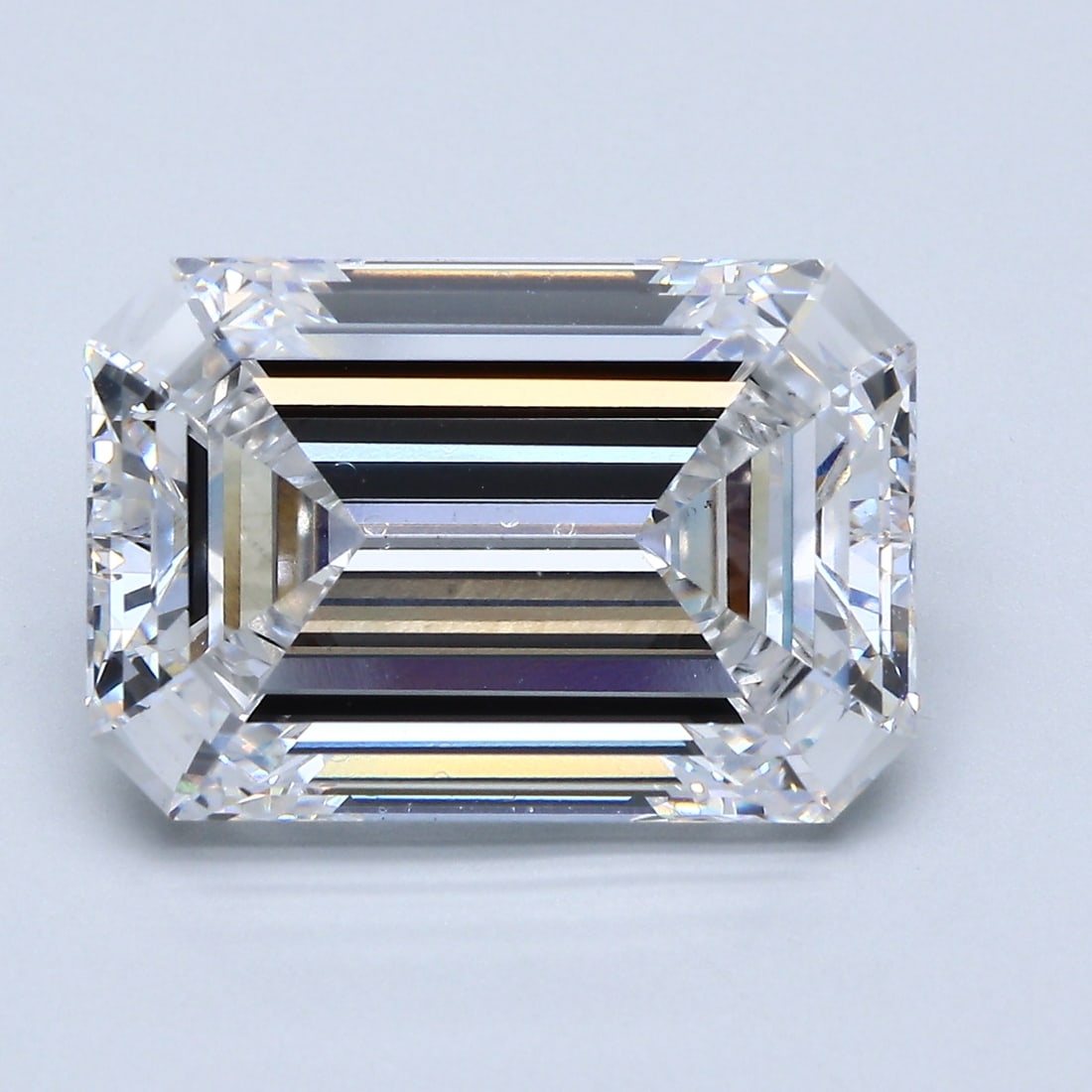 Loose Diamond - EMERALD 9.59ct E VS1: Loose Diamond - EMERALD 9.59ct E VS1 Source: This is a real non-mined Diamond that has been grown in a lab Shape: EMERALD Carats: 9.59 Color: E Clarity: VS1 Certification: GIA Condition: Pre-Owned Add