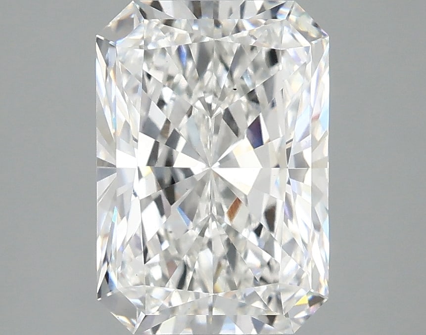 Loose Diamond - RADIANT 2.81ct E VS1: Loose Diamond - RADIANT 2.81ct E VS1 Source: This is a real non-mined Diamond that has been grown in a lab Shape: RADIANT Carats: 2.81 Color: E Clarity: VS1 Certification: IGI Condition: Pre-Owned Add