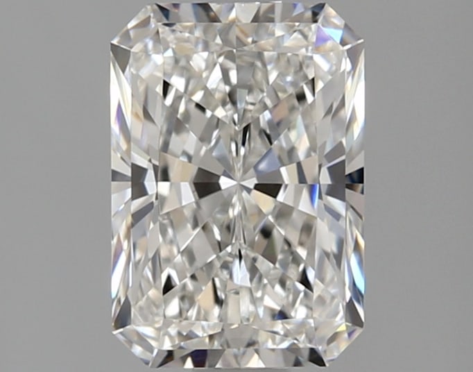 Loose Diamond - RADIANT 1.88ct E VVS2: Loose Diamond - RADIANT 1.88ct E VVS2 Source: This is a real non-mined Diamond that has been grown in a lab Shape: RADIANT Carats: 1.88 Color: E Clarity: VVS2 Certification: IGI Condition: Pre-Owned A