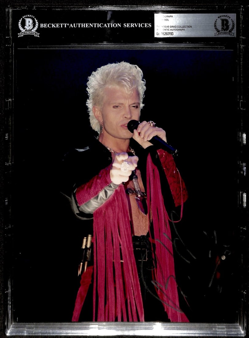 Billy Idol Signed 8x10 Photograph Beckett Authenticated: Billy Idol Signed 8x10 Photograph Beckett Authenticated This is an 8x10 autographed photograph of musician Billy Idol, signed in silver permanent marker. The autograph has been authenticated by Becket