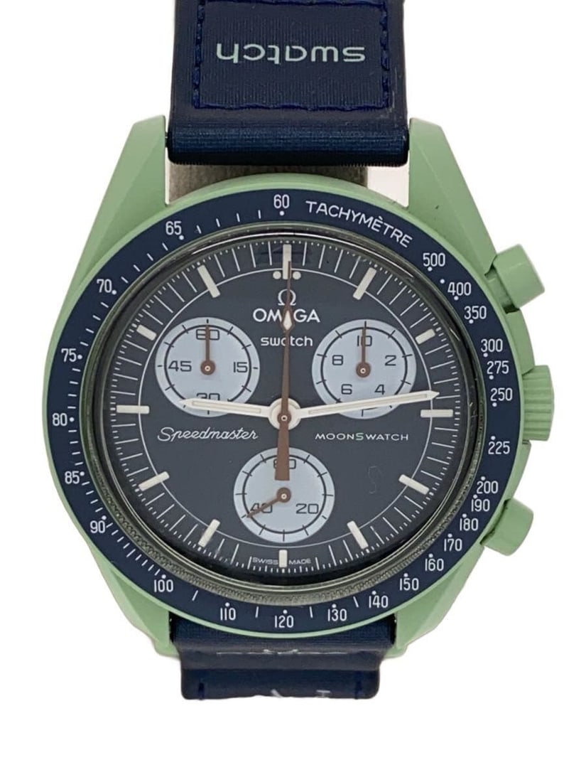 OMEGAxSWATCH Mission on Earth Men's Quartz Wristwatch: OMEGAxSWATCH Mission on Earth Men's Quartz Wristwatch This OMEGAxSWATCH Mission on Earth men's wristwatch features a quartz movement and is crafted in Switzerland. The watch is in slightly used condit