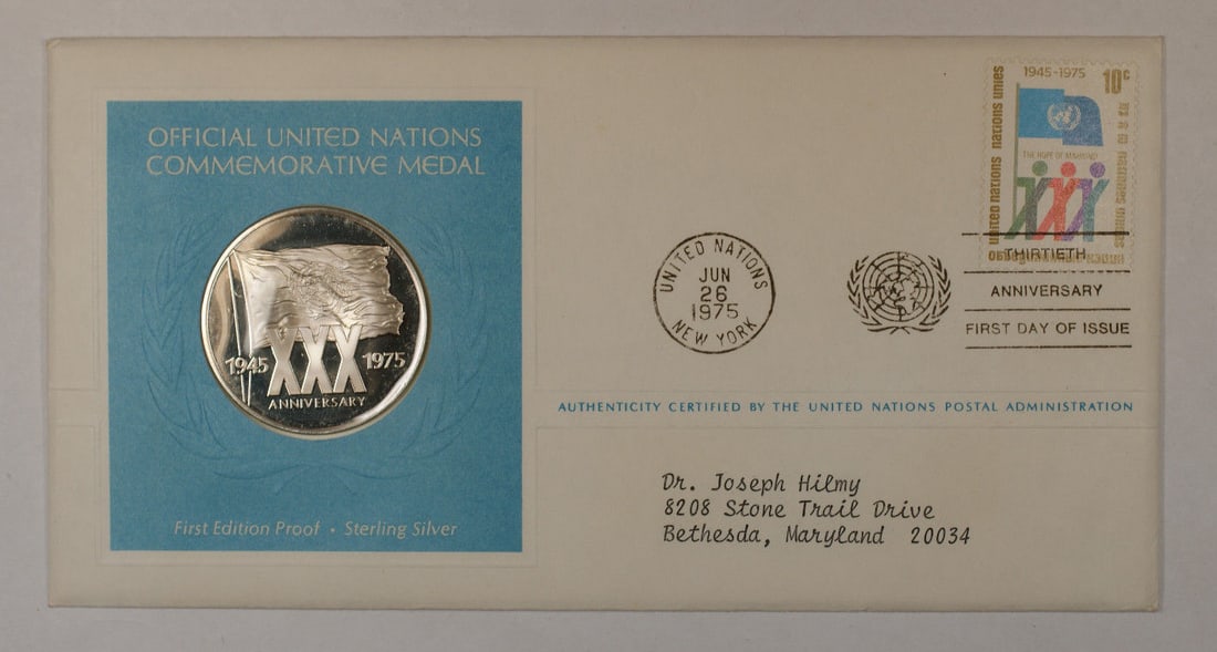 United Nations 30th Anniversary Silver Medal 1975 Postmasters of America: United Nations 30th Anniversary Silver Medal 1975 Postmasters of America This 1975 Postmasters of America commemorative silver medal was issued to mark the 30th anniversary of the United Nations. Stru