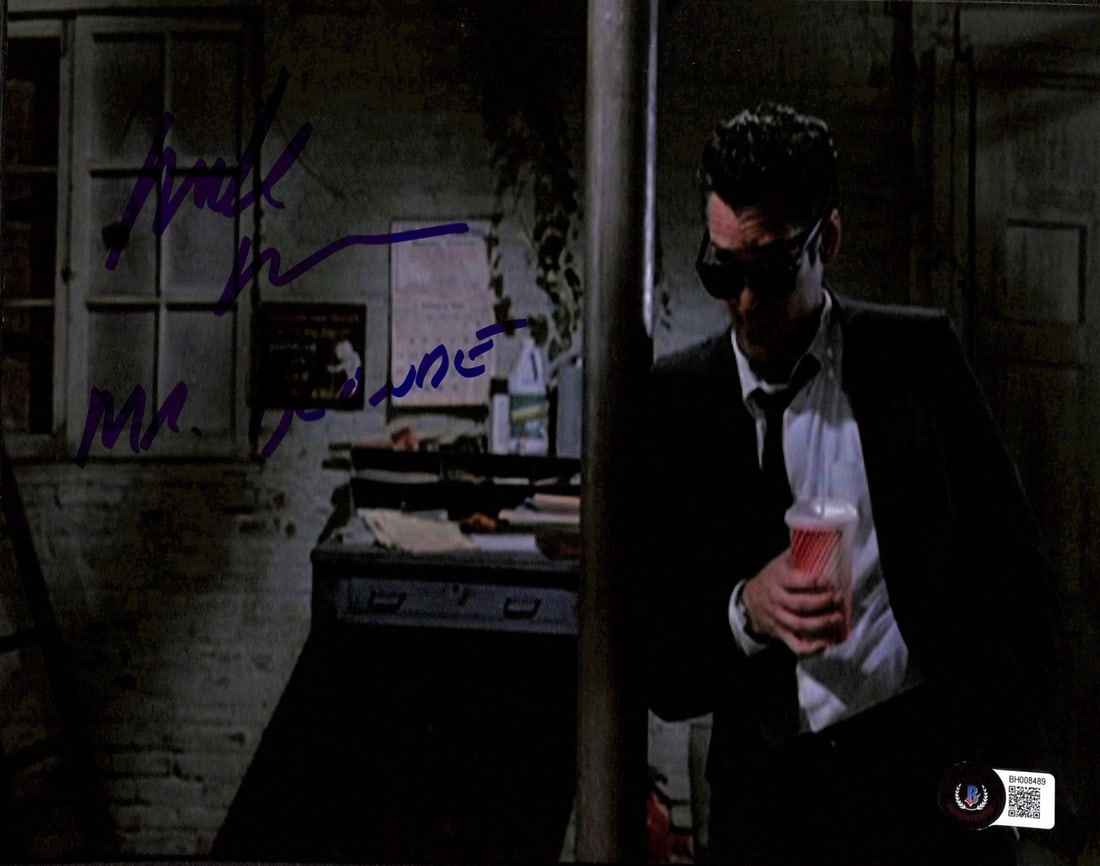 Michael Madsen Signed 8x10 Photo Mr. Blonde Reservoir Dogs Beckett Authenticated: Michael Madsen Signed 8x10 Photo Mr. Blonde Reservoir Dogs Beckett Authenticated Capture a piece of cinematic history with this 8x10 photo signed by Michael Madsen, showcasing his iconic role as Mr. B
