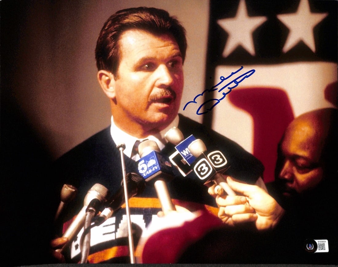 Mike Ditka Signed 11x14 Photo Chicago Bears Beckett Certified: Mike Ditka Signed 11x14 Photo Chicago Bears Beckett Certified This impressive 11x14 photograph features the legendary Mike Ditka, an inductee of the Pro Football Hall of Fame, known for his remarkable