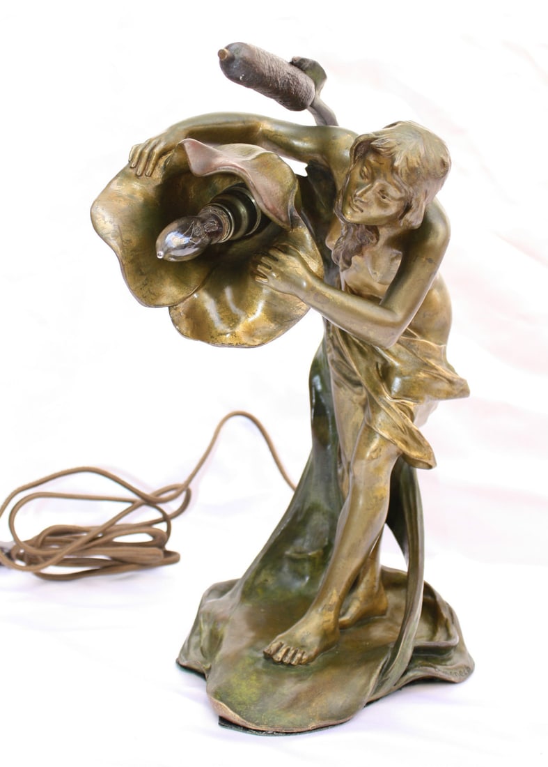 19th Century Art Nouveau Bronze Lamp by Luis Domenech with Foundry Hallmark: 19th Century Art Nouveau Bronze Lamp by Luis Domenech with Foundry Hallmark This exquisite Art Nouveau bronze lamp, created by the renowned Spanish artist Luis Domenech (1849-1923), showcases intricat