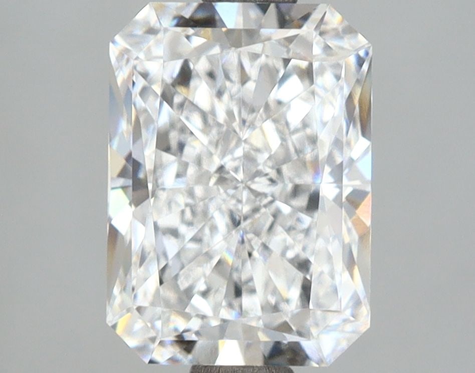 Loose Diamond - RADIANT 3.02ct D VVS1: Loose Diamond - RADIANT 3.02ct D VVS1 Source: This is a real non-mined Diamond that has been grown in a lab Shape: RADIANT Carats: 3.02 Color: D Clarity: VVS1 Certification: IGI Video: