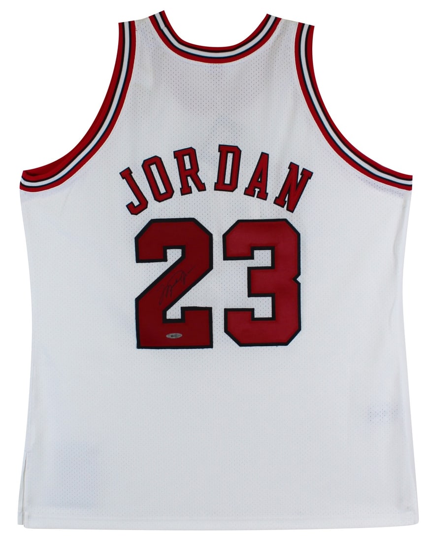 Michael Jordan Signed 1997-98 Nike Bulls Jersey UDA COA: Michael Jordan Signed 1997-98 Nike Bulls Jersey UDA COA Celebrate the legacy of basketball legend Michael Jordan with this authentic signed 1997-98 White Nike Jersey from the Chicago Bulls. This origi