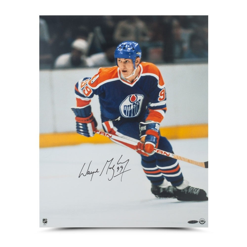 Wayne Gretzky Autographed 16x20 Photo Rookie Season Edmonton Oilers Upper Deck Certified: Wayne Gretzky Autographed 16x20 Photo Rookie Season Edmonton Oilers Upper Deck Certified This original 16X20 photo features Wayne Gretzky during his rookie season with the Edmonton Oilers. The photo i