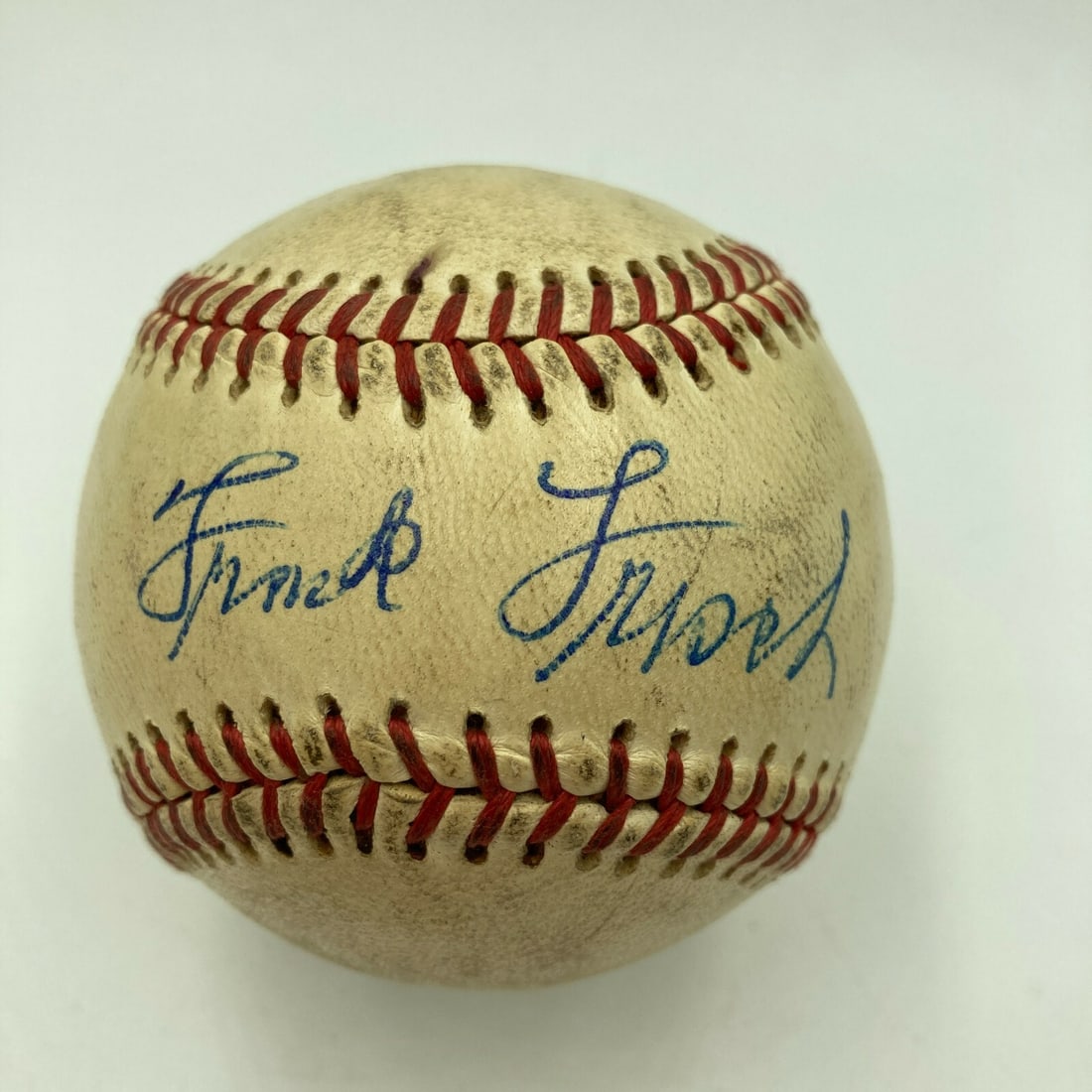 Frankie Frisch Signed Baseball with JSA COA Vintage 1940s: Frankie Frisch Signed Baseball with JSA COA Vintage 1940s This magnificent Frankie Frisch single signed baseball is a rare collectible for any baseball enthusiast. Featuring a bold blue fountain pen s