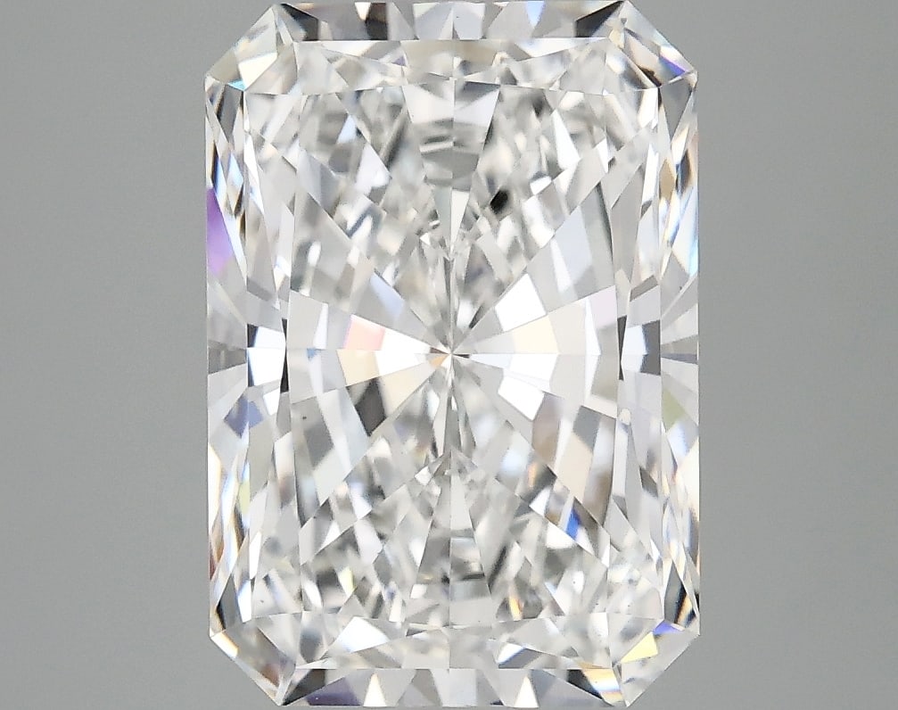 Loose Diamond - RADIANT 4.05ct D VS1: Loose Diamond - RADIANT 4.05ct D VS1 Source: This is a real non-mined Diamond that has been grown in a lab Shape: RADIANT Carats: 4.05 Color: D Clarity: VS1 Certification: IGI Condition: Pre-Owned Add