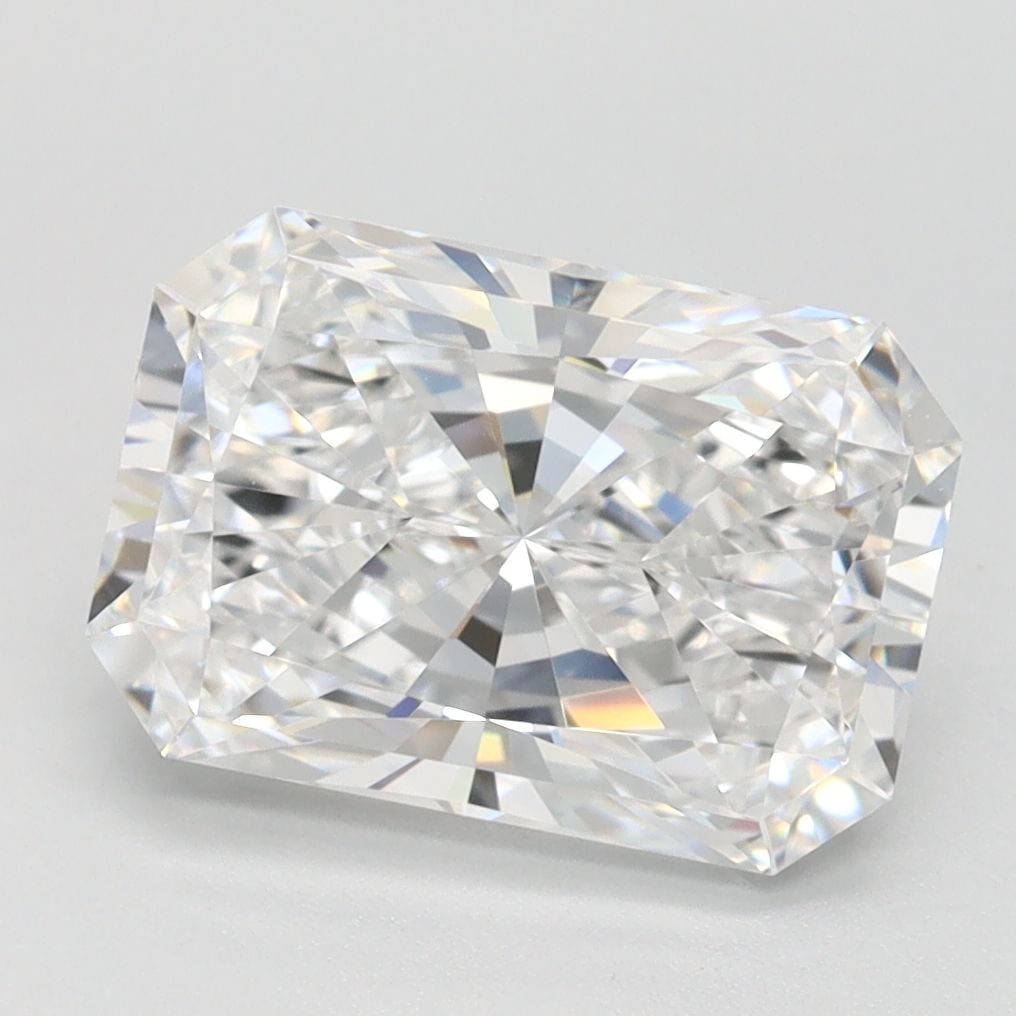 Loose Diamond - RADIANT 2.4ct D IF: Loose Diamond - RADIANT 2.4ct D IF Source: This is a real non-mined Diamond that has been grown in a lab Shape: RADIANT Carats: 2.4 Color: D Clarity: IF Certification: IGI Video: