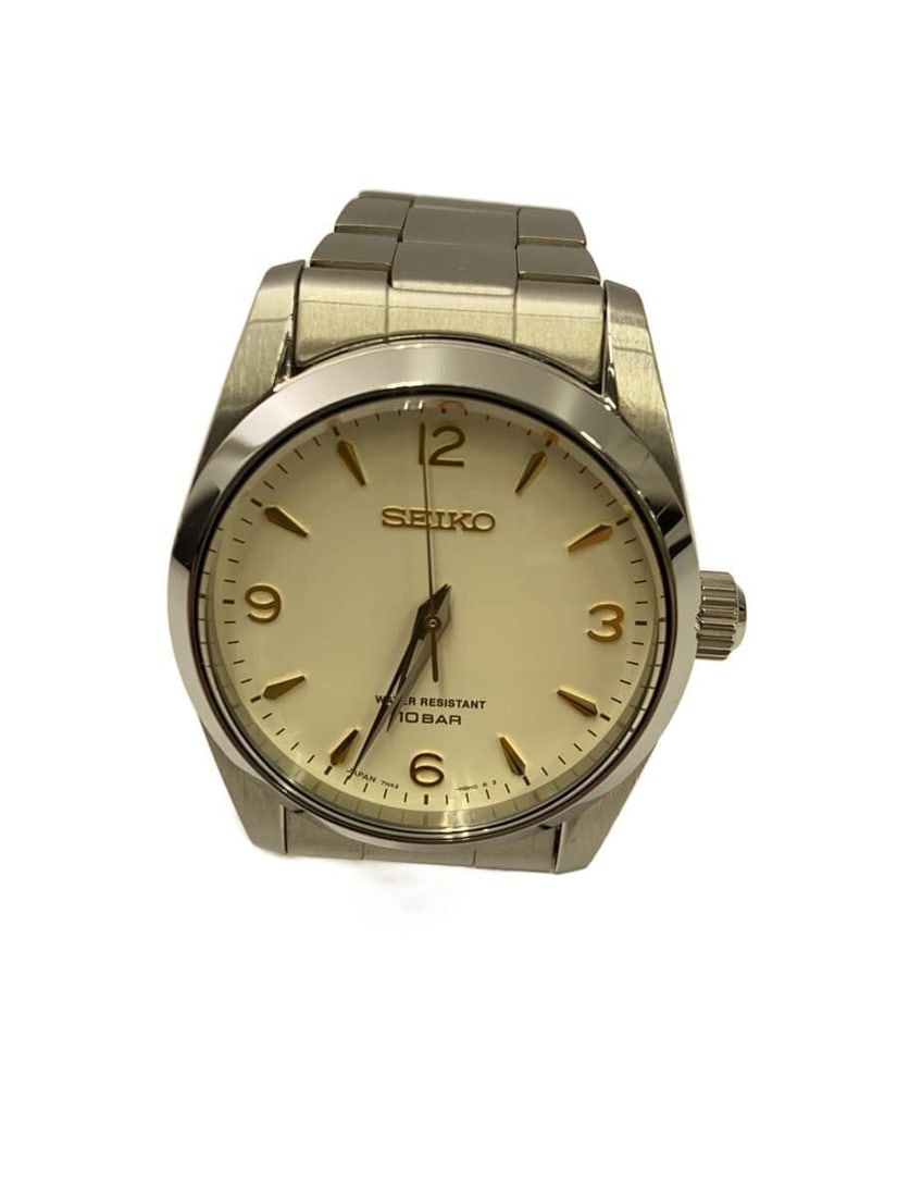 Seiko IENA x HIROB Quartz Silver Wristwatch Men's 7N42-HAP0: Seiko IENA x HIROB Quartz Silver Wristwatch Men's 7N42-HAP0 This SEIKO men's wristwatch is a result of a collaboration between HIROB and IENA, offering an exclusive design. The watch features a quartz