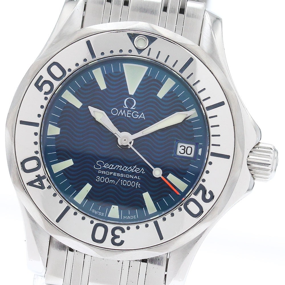 Omega Seamaster 300m Ladies Quartz Date Watch 2283.80: Omega Seamaster 300m Ladies Quartz Date Watch 2283.80 This pre-owned OMEGA Seamaster 300m Date Quartz ladies wristwatch features a stainless steel case and bracelet with a navy dial. The watch is powe