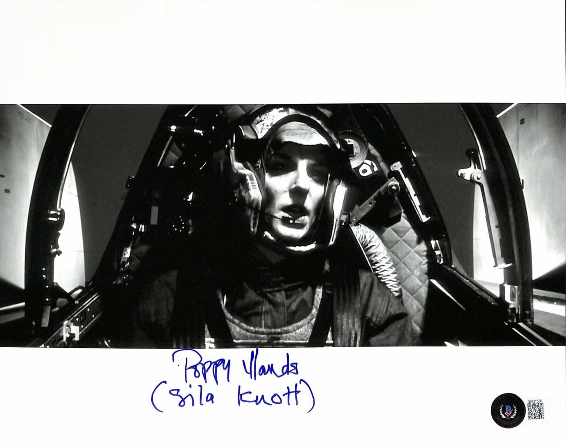 Star Wars ROTJ 11x14 Photo Signed by Poppy Hands as Sila Knott Beckett Authenticated: Star Wars ROTJ 11x14 Photo Signed by Poppy Hands as Sila Knott Beckett Authenticated This is an autographed 11x14 photograph signed by Poppy Hands, who played a rebel pilot in Star Wars: Return of the