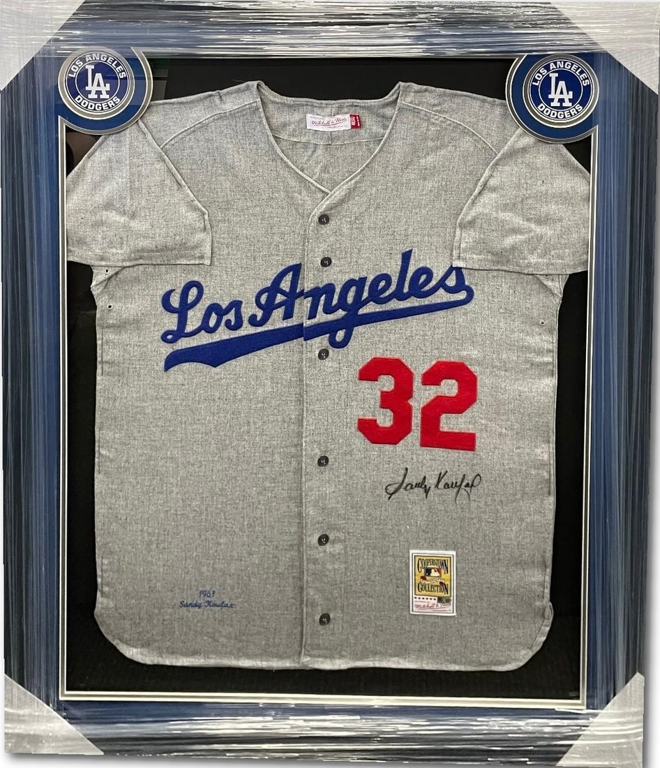 Sandy Koufax Hand Signed Los Angeles Dodgers Jersey #32 MLB Authentic: Sandy Koufax Hand Signed Los Angeles Dodgers Jersey #32 MLB Authentic This is an original Los Angeles Dodgers jersey featuring the iconic #32, hand-signed by the legendary pitcher Sandy Koufax. Made b