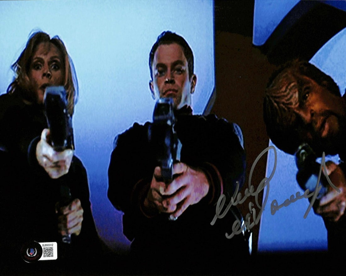 Neal McDonough Signed 8x10 Lt. Hawk Photo Star Trek Beckett Certified: Neal McDonough Signed 8x10 Lt. Hawk Photo Star Trek Beckett Certified This is an original 8x10 photograph signed by Neal McDonough, portraying his character Lt. Hawk from the Star Trek: First Contact 