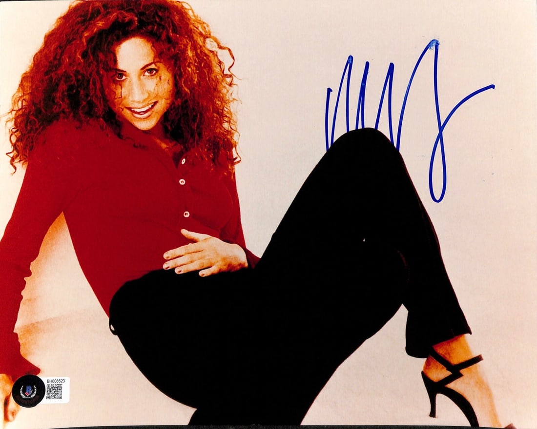 Minnie Driver Signed 8x10 Photograph Good Will Hunting Beckett Authenticated: Minnie Driver Signed 8x10 Photograph Good Will Hunting Beckett Authenticated This stunning 8x10 color photograph features Minnie Driver, signed in blue permanent marker. The autograph is authenticated