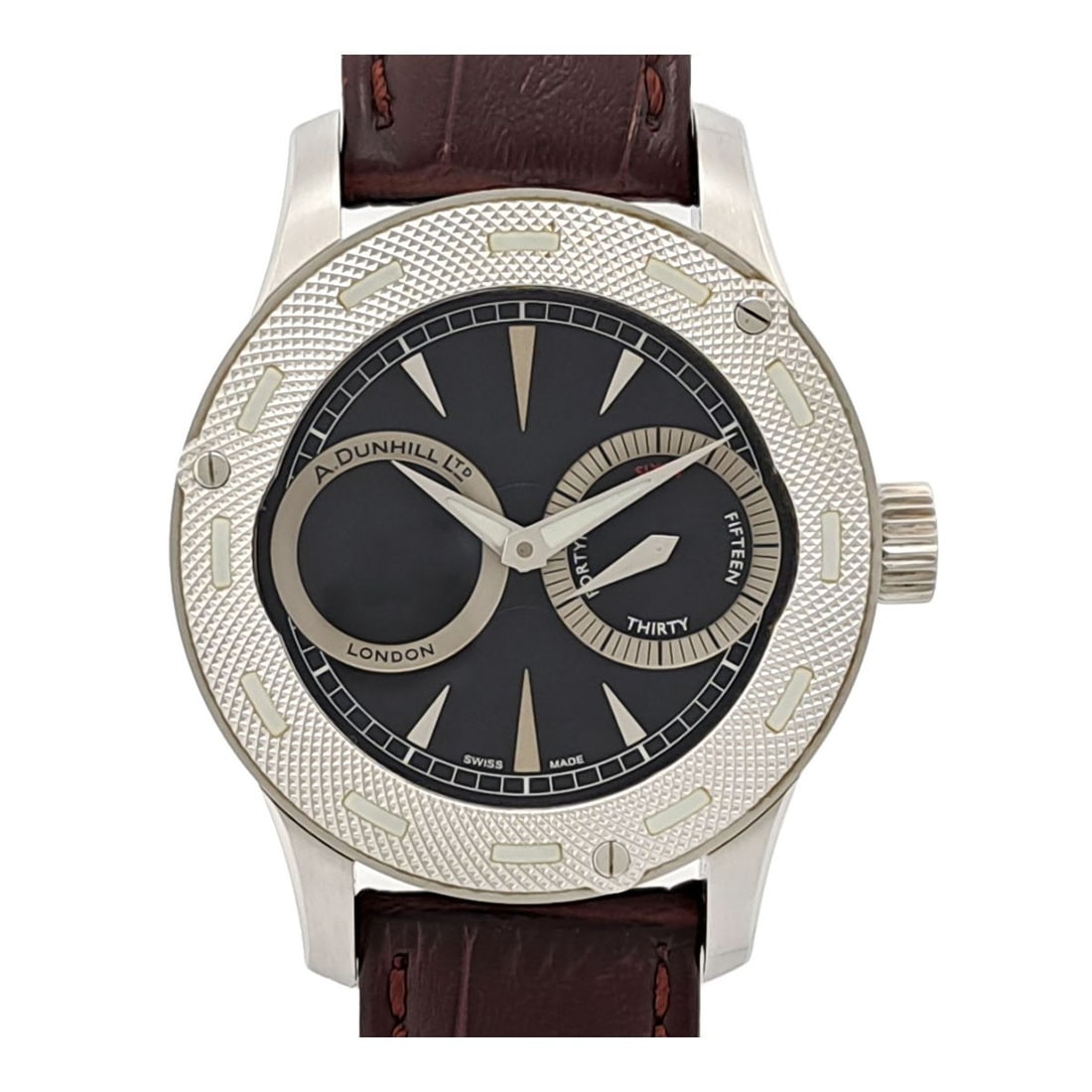 Dunhill Bobby Finder 8067 Swiss Automatic Steel Men's Wristwatch: Dunhill Bobby Finder 8067 Swiss Automatic Steel Men's Wristwatch This Dunhill Bobby Finder 8067 is a men's automatic wristwatch crafted in Switzerland. It features a stainless steel case with a black 