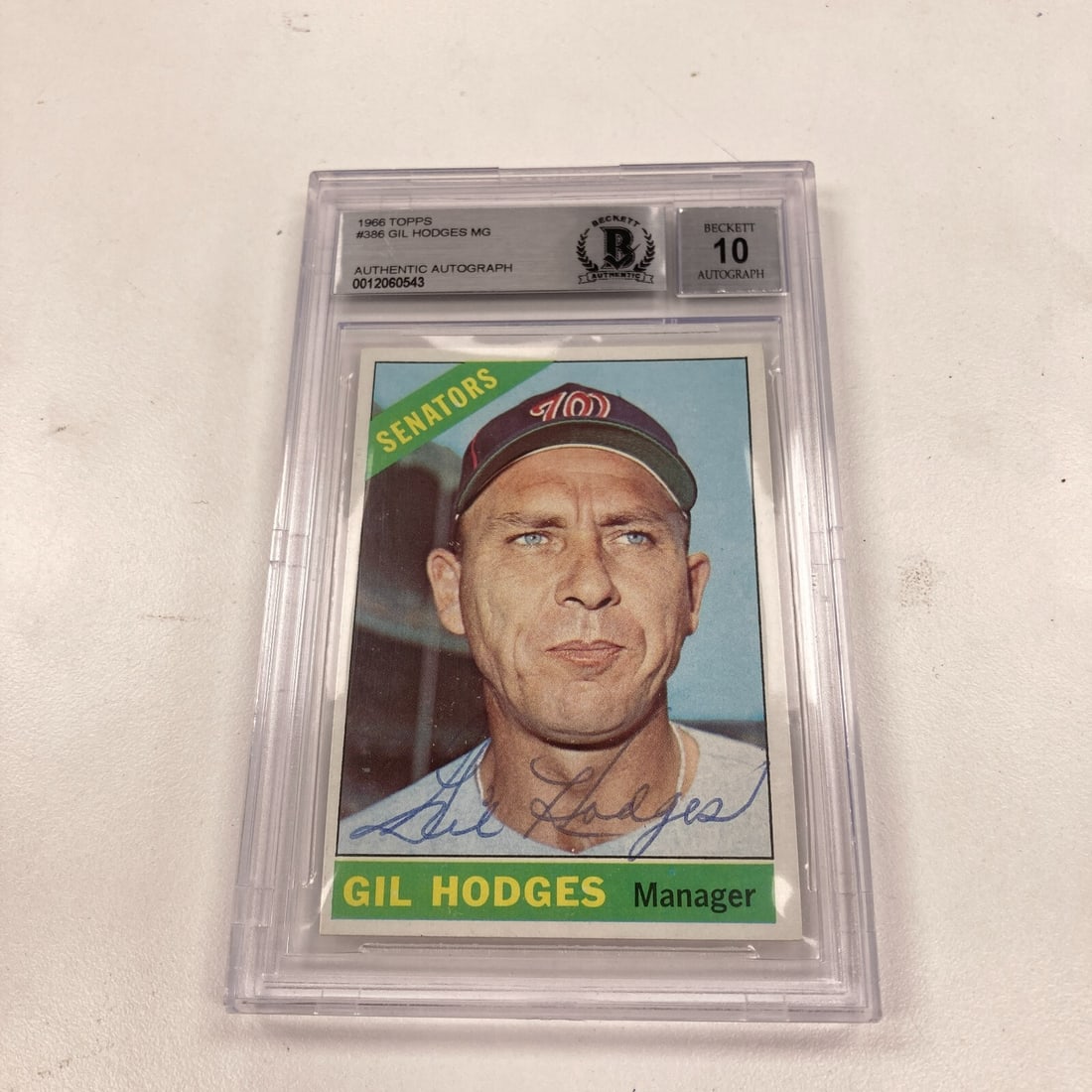 1966 Topps Gil Hodges Autographed Baseball Card BGS Certified (1 of 3)