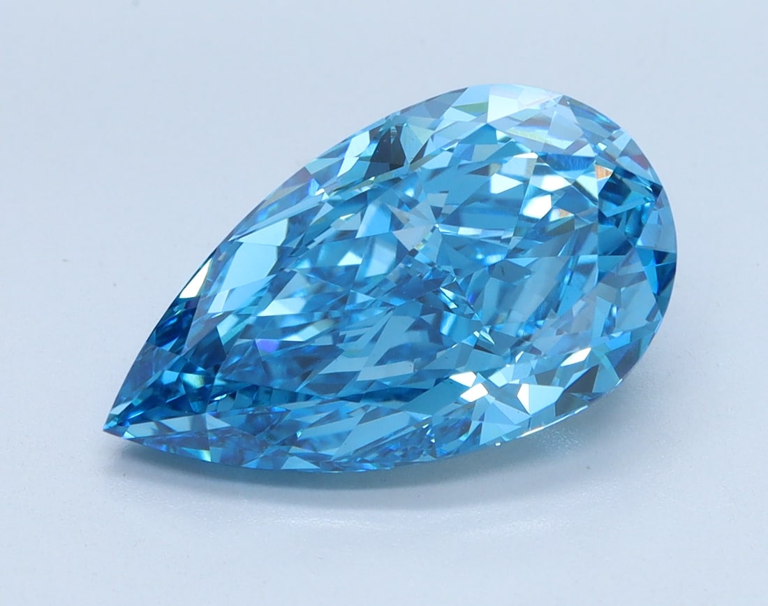 Loose Diamond - PEAR 4.07ct BLUE VS1: Loose Diamond - PEAR 4.07ct BLUE VS1 Source: This is a real non-mined Diamond that has been grown in a lab Shape: PEAR Carats: 4.07 Color: BLUE Clarity: VS1 Certification: IGI Condition: Pre-Owned Add