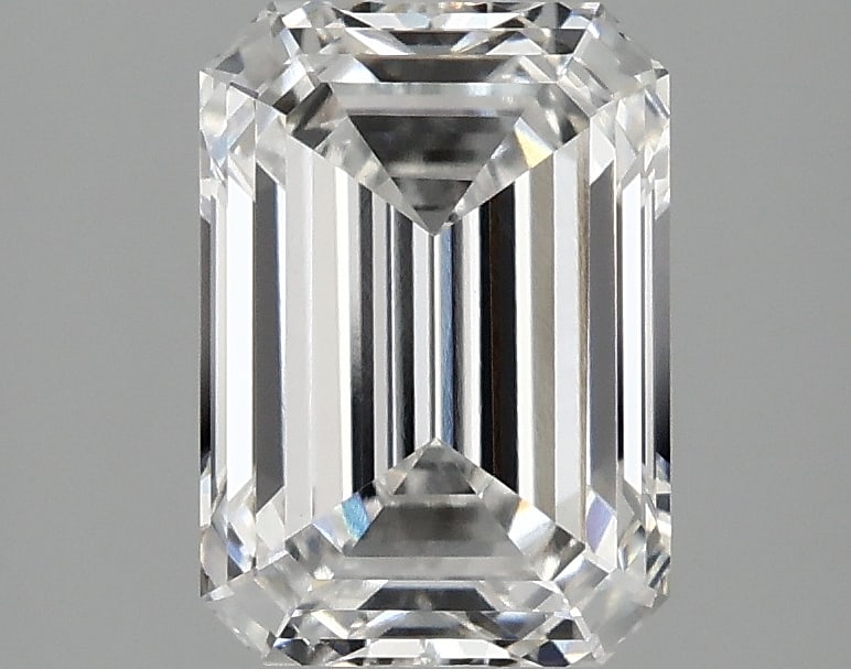 Loose Diamond - EMERALD 2.37ct E VS2: Loose Diamond - EMERALD 2.37ct E VS2 Source: This is a real non-mined Diamond that has been grown in a lab Shape: EMERALD Carats: 2.37 Color: E Clarity: VS2 Certification: IGI Condition: Pre-Owned Add