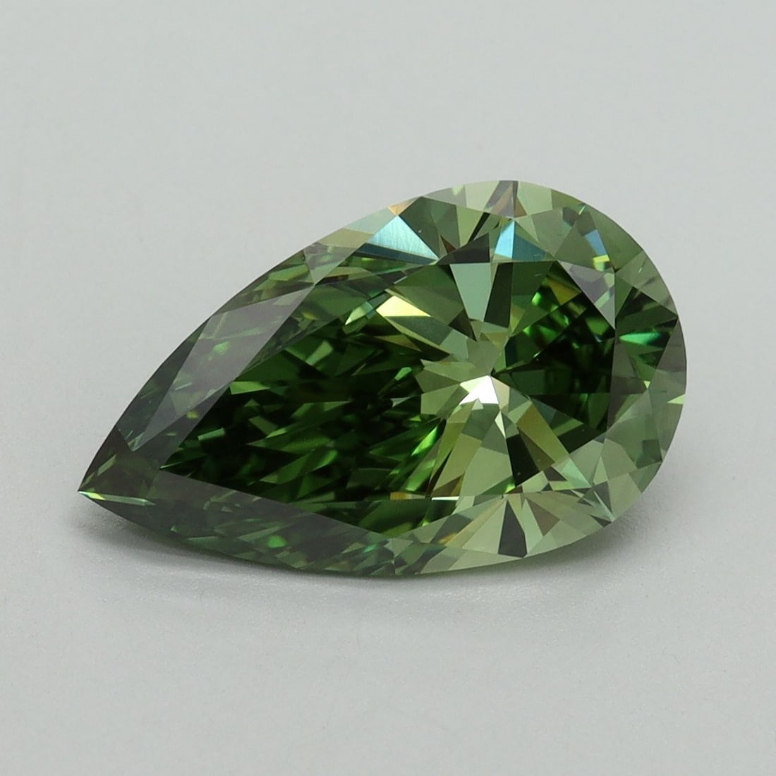 Loose Diamond - PEAR 3.01ct Fancy Vivid Green VS1: Loose Diamond - PEAR 3.01ct Fancy Vivid Green VS1 Source: This is a real non-mined Diamond that has been grown in a lab Shape: PEAR Carats: 3.01 Color: Fancy Vivid Green Certification: IGI Video: