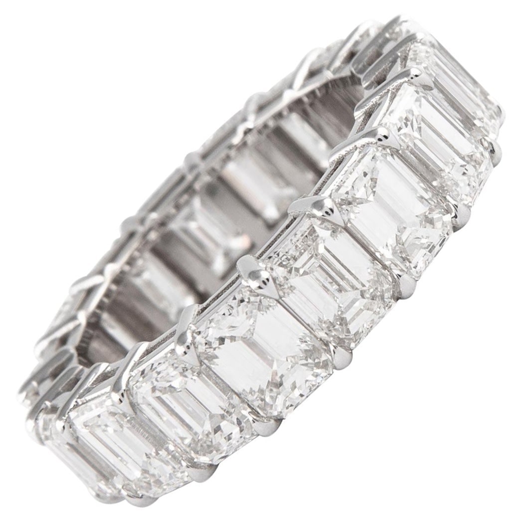 9.13ct Emerald Cut Diamond Band 18k White Gold: 9.13ct Emerald Cut Diamond Band 18k White Gold This stunning emerald cut diamond band features a total weight of 9.13 carats, with an average of 0.50 carats per diamond. The ring is crafted from luxur