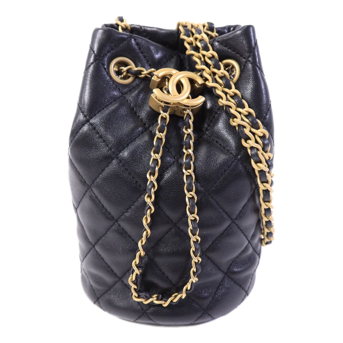 CHANEL AS1897 Black Lambskin Bucket Shoulder Bag GHW: CHANEL AS1897 Black Lambskin Bucket Shoulder Bag GHW This Chanel CC bucket bag features a classic chain shoulder strap and is crafted from luxurious black lambskin leather. The bag showcases a compact