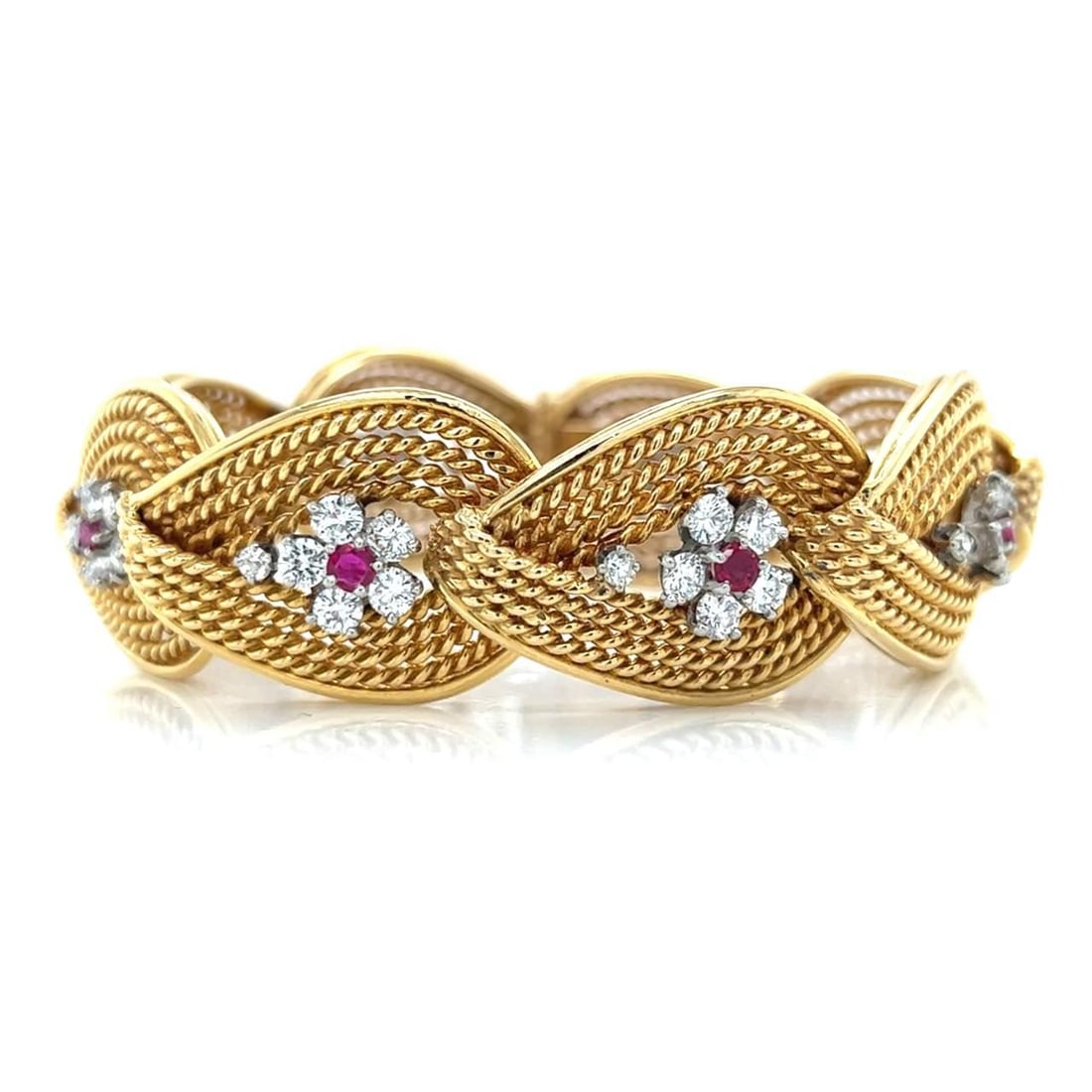 Elegant 18K Yellow Gold Ruby Diamond Bracelet 48 Diamonds 3.50 Ct: Elegant 18K Yellow Gold Ruby Diamond Bracelet 48 Diamonds 3.50 Ct This exquisite bracelet features 18K yellow gold, elegantly adorned with 48 diamonds totaling approximately 3.50 ct, showcasing F-H co