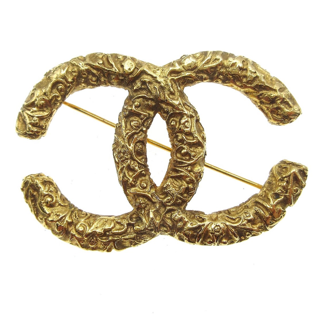 Chanel 93A Gold-Plated CC Brooch Pin Timeless Accessory: Chanel 93A Gold-Plated CC Brooch Pin Timeless Accessory Introducing the exquisite Chanel CC Brooch Pin, a timeless accessory that embodies elegance and sophistication. This stunning brooch features a 