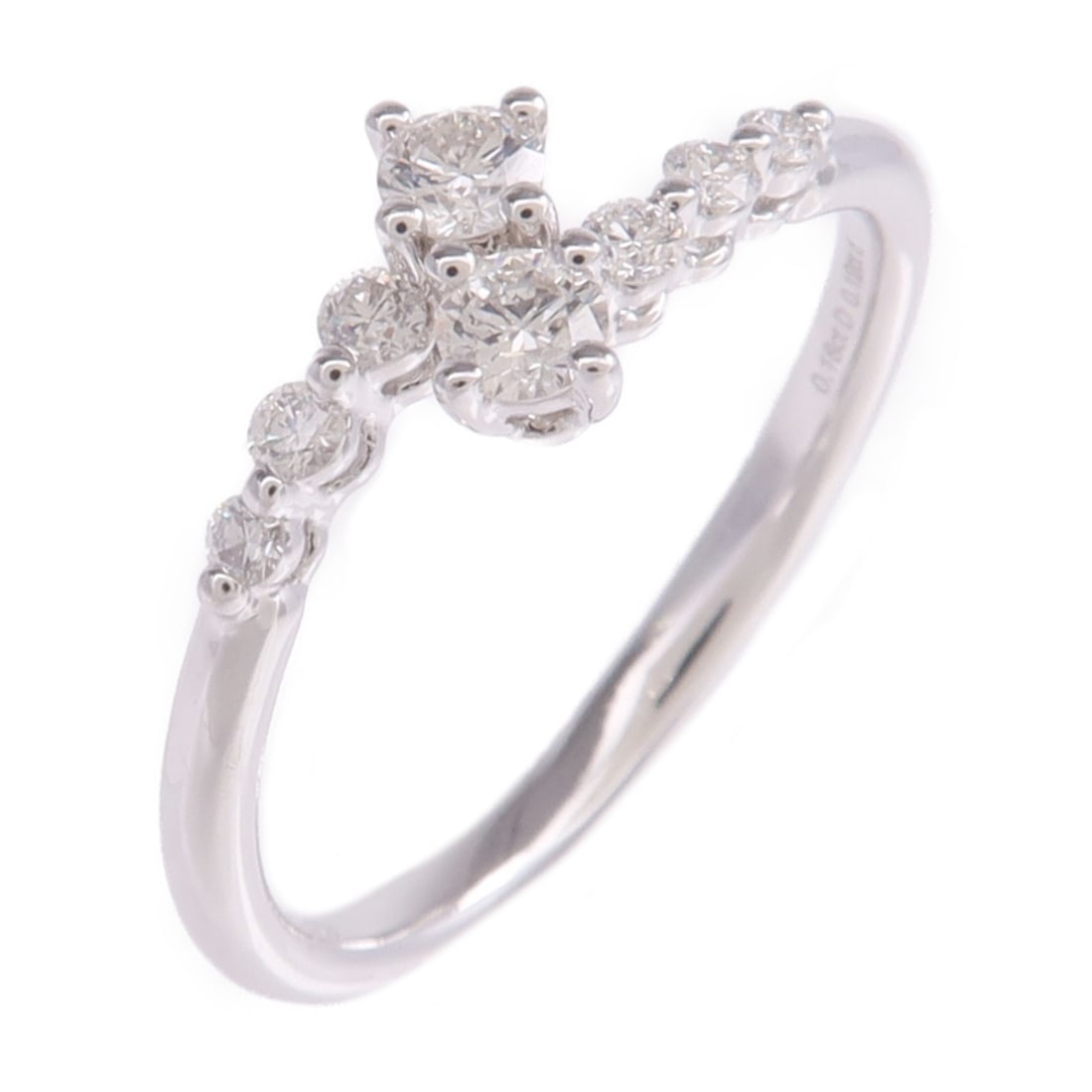 Diamond Ring in 18K White Gold Size 6.75 for Women: Diamond Ring in 18K White Gold Size 6.75 for Women This elegant women's ring features a diamond set in 18K white gold. The ring is a US size 6.75 and is in very good, un-used condition, making it a so