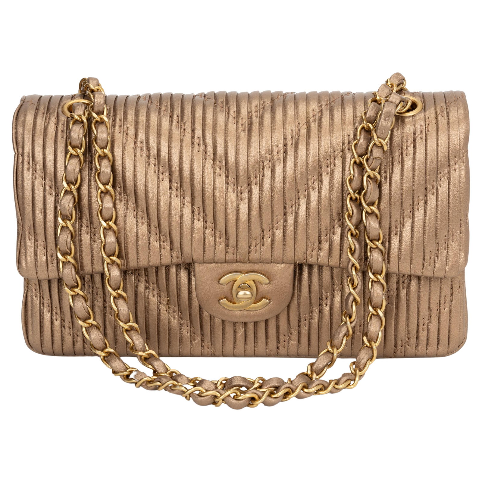 Chanel Gold Pleated Double Flap Bag Collection 25 with Hologram: Chanel Gold Pleated Double Flap Bag Collection 25 with Hologram Introducing the glamorous Chanel New Pleated Gold Double Flap handbag, a stunning accessory crafted from luxurious gold pleated lambskin