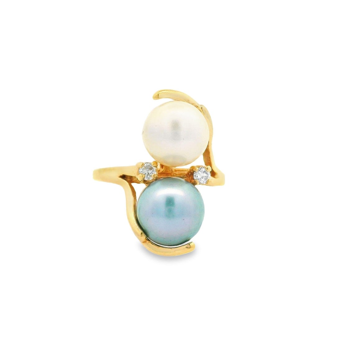Vintage 14k Yellow Gold Diamond Pearl Elongated Ring SI1 G Color: Vintage 14k Yellow Gold Diamond Pearl Elongated Ring SI1 G Color This vintage ring showcases a stunning design crafted from solid 14k yellow gold. The elongated style features two natural diamonds, ea