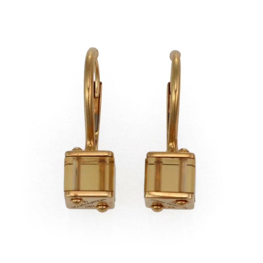 Louis Vuitton Emprise 18k Gold Citrine Cube Earrings: Louis Vuitton Emprise 18k Gold Citrine Cube Earrings This authentic pair of Louis Vuitton Emprise collection earrings is crafted from 18k yellow gold with a polished finish. Each earring features a ho