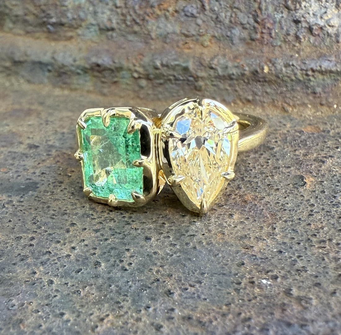 GIA Colombian Emerald Diamond 18k Yellow Gold Cocktail Ring 6.5: GIA Colombian Emerald Diamond 18k Yellow Gold Cocktail Ring 6.5 This cocktail ring features a dual-stone design set in solid 18k yellow gold. It showcases a natural Colombian emerald with an octagonal