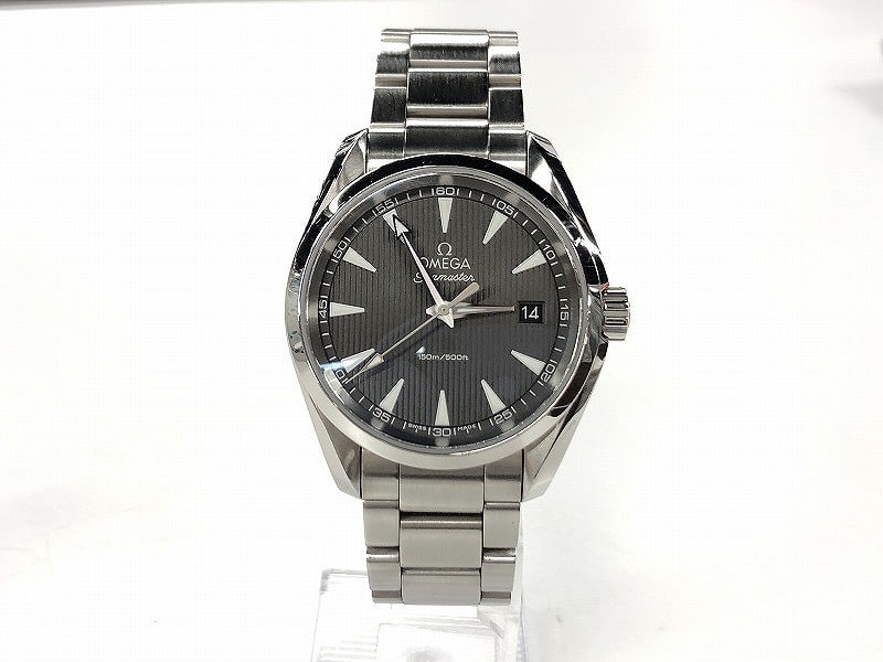 Omega Seamaster Aqua Terra Quartz Men's Wristwatch Silver Black: Omega Seamaster Aqua Terra Quartz Men's Wristwatch Silver Black This is an OMEGA Seamaster Aqua Terra Quartz wristwatch designed for men. It features a silver and black color scheme and is crafted in 
