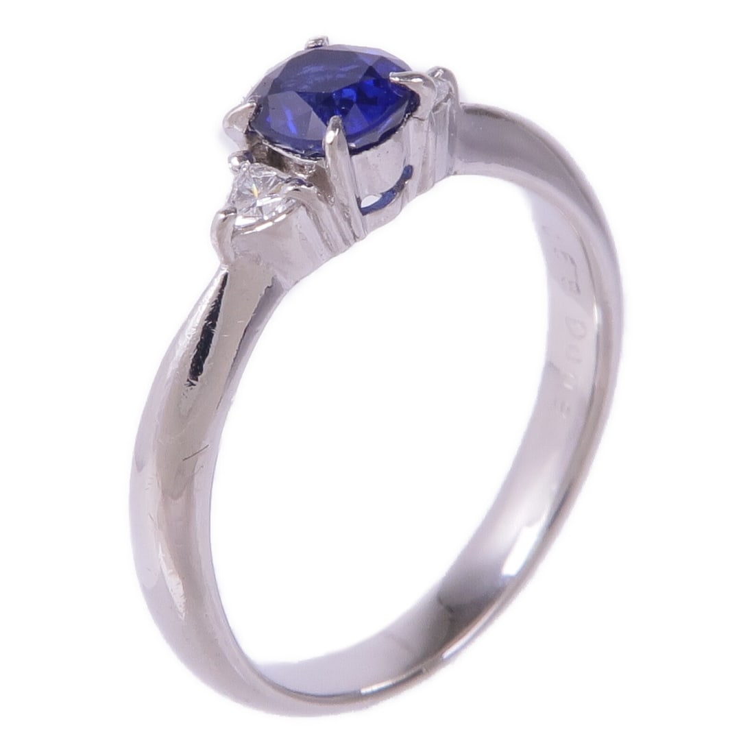 JEWELRY Sapphire and Diamond Ring in Platinum PT900 Size 5.25: JEWELRY Sapphire and Diamond Ring in Platinum PT900 Size 5.25 This exquisite Sapphire Diamond Ring is crafted from high-quality PT900 Platinum, showcasing a stunning blue sapphire as the centerpiece. 