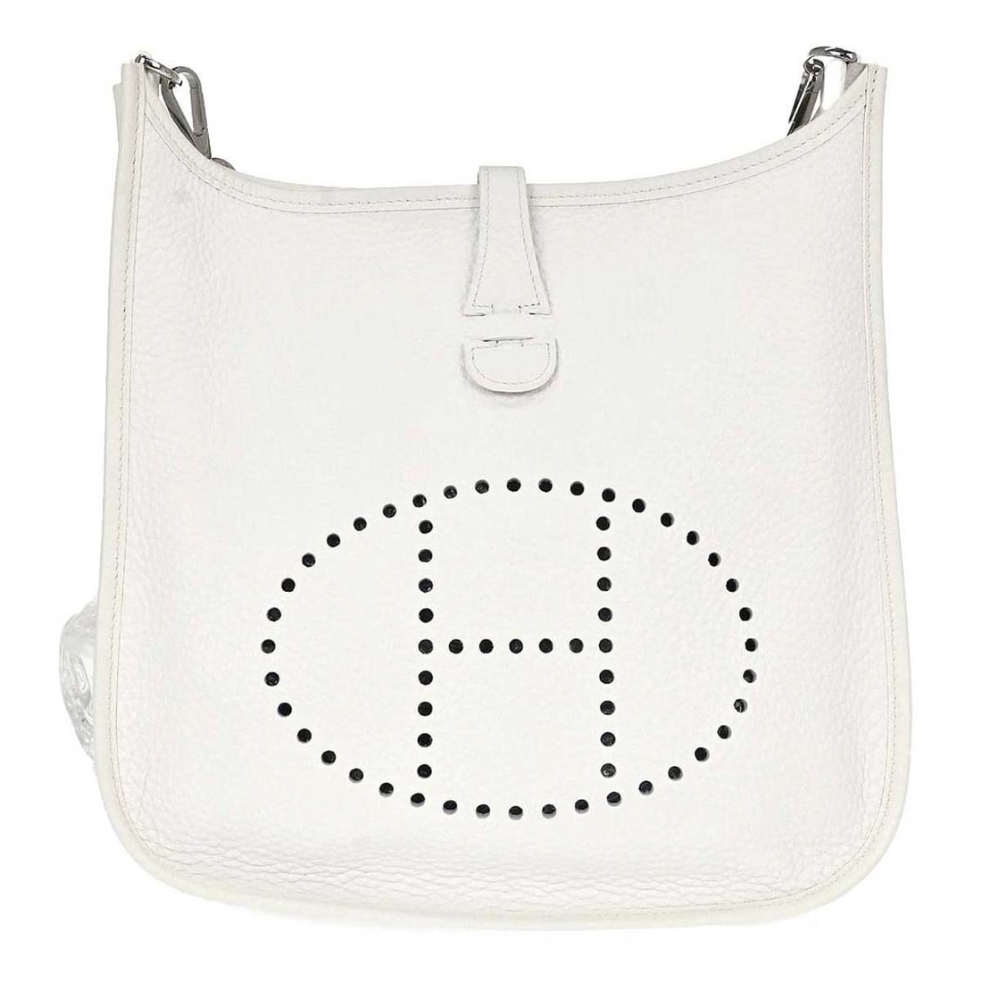 Hermes Evelyne Gen II White Taurillon Shoulder Bag: Hermes Evelyne Gen II White Taurillon Shoulder Bag This Hermes Evelyne Gen II shoulder bag is crafted from white Taurillon Clemence leather, offering a refined and versatile look. The medium-sized bag