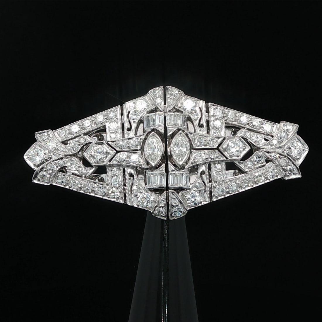 Vintage Mid Century Dual Clip Brooch 2.40ctw Diamond White Gold Platinum: Vintage Mid Century Dual Clip Brooch 2.40ctw Diamond White Gold Platinum This Vintage Mid Century Dual Clip Pin Brooch is a stunning piece designed for versatility, allowing it to be worn as either a 