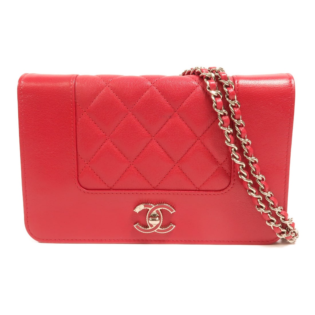 Chanel Red Calfskin Wallet On Chain Shoulder Bag A80972 SHW: Chanel Red Calfskin Wallet On Chain Shoulder Bag A80972 SHW This CHANEL Wallet On Chain (WOC) shoulder bag features luxurious red calfskin leather and silver-tone hardware. Designed for women, it offe