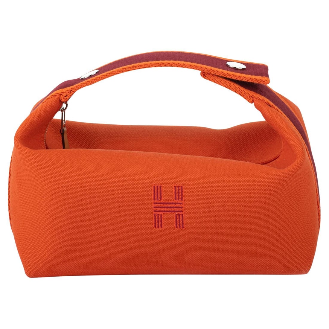 Hermes Small Feu Bride-a-Brac Pouch Bag with Original Box: Hermes Small Feu Bride-a-Brac Pouch Bag with Original Box Discover the exquisite craftsmanship of the Hermes Small Feu Bride-a-Brac Pouch Bag, a stunning addition to any collection. This pouch feature